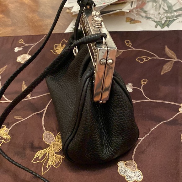 Vintage EUC Brighton Bag…black leather with lovely silver hardware - Picture 3 of 9